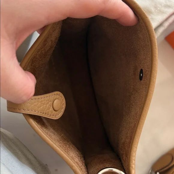 Brand new Hermes mini evelyne biscuit brown neutral color with camel strap - Picture 4 of 7